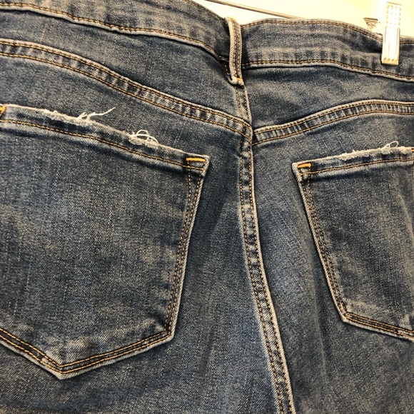 Old Navy Power Slim Straight, High rise, distressed Jeans, size 10. - Picture 5 of 6